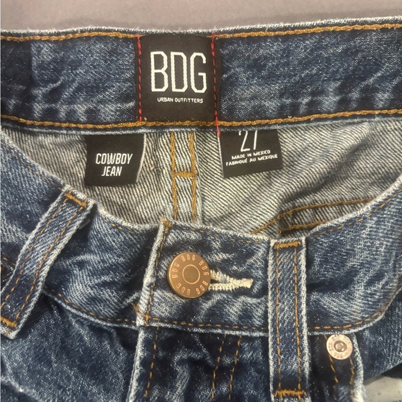 BDG High-Waisted Cowboy Jean Size 27 Bootcut. Inseam 27 in, mid rise 11in - Picture 7 of 9